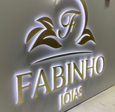 painel letra recorte